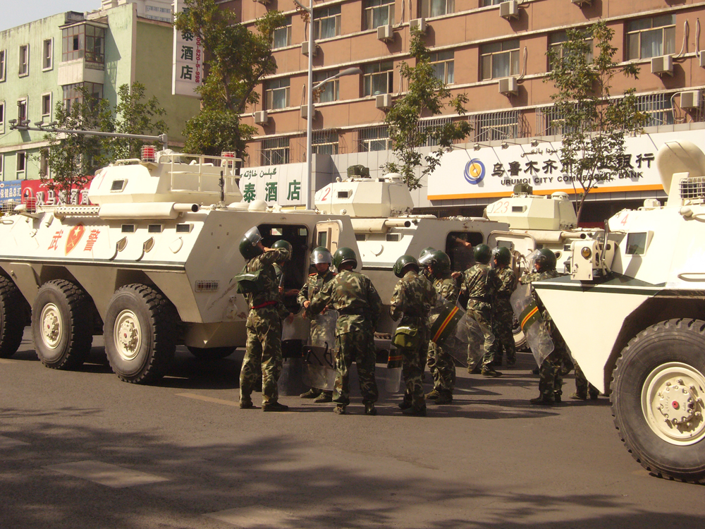 Armed_Police_armored_vehicles_in_Urumqi2